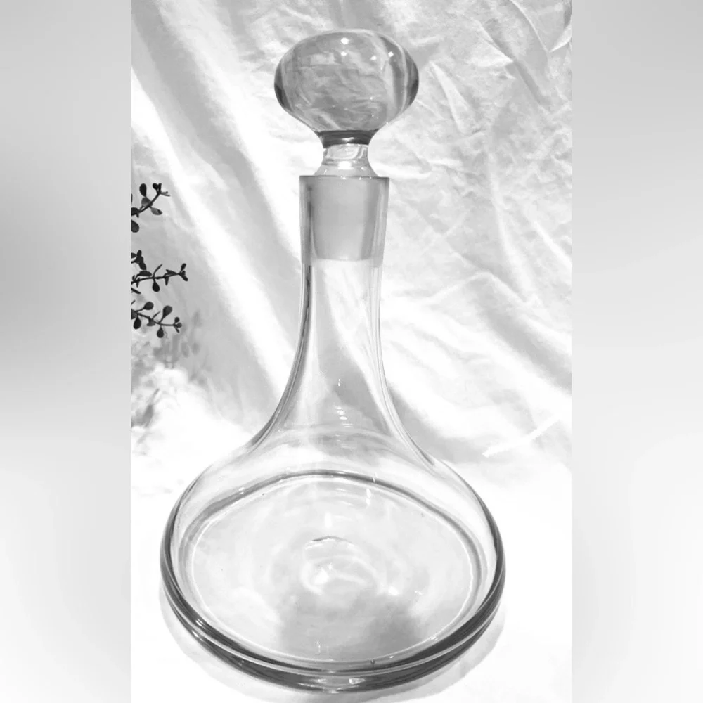 Classic Clear Ships Glass Decanter w Globe Stopper | Chip on Stopper Bottom |GUC
